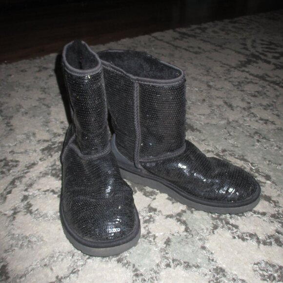 UGG Black Sequins Boots Woman’s 7 - Picture 2 of 7